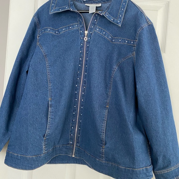 Robe - Picture 8 of 16